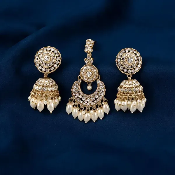 Silver_Kundan_Pearl_Gemstone_Bridal_Earrings_Maang_Tikka_Set_For_Women