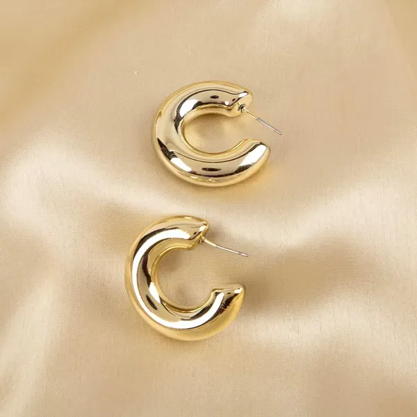 Gold_Metal_Alloy_Chunky_Hoop_Earrings_For_Women_Pack_Of_2