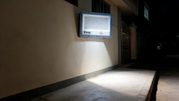 Fiber_Outdoor_Cool_White_LED_Flood_Light
