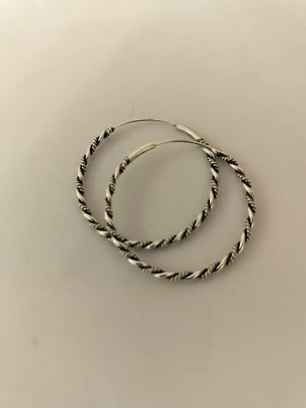 Silver-Tone_Twisted_Hoop_Earrings_for_Women