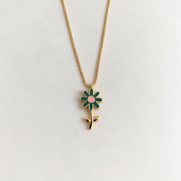 Gold_Tone_Floral_Chain_Pendant_For_Women