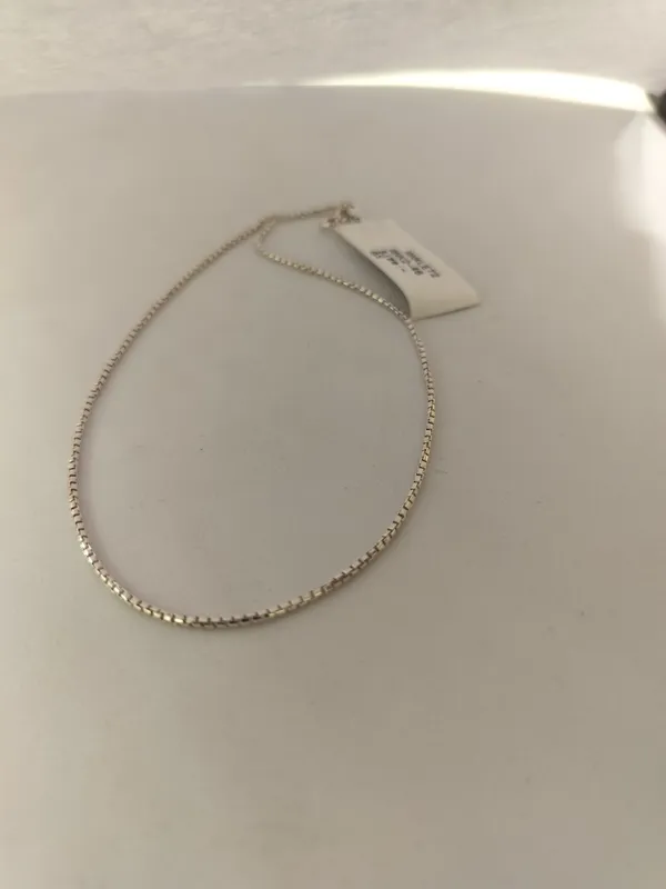 Silver_Tone_Minimal_Chain_Necklace