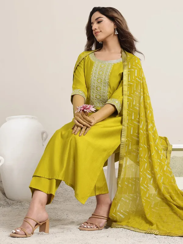 Yellow_Printed_Straight_Fit_Kurta_Set_for_Women