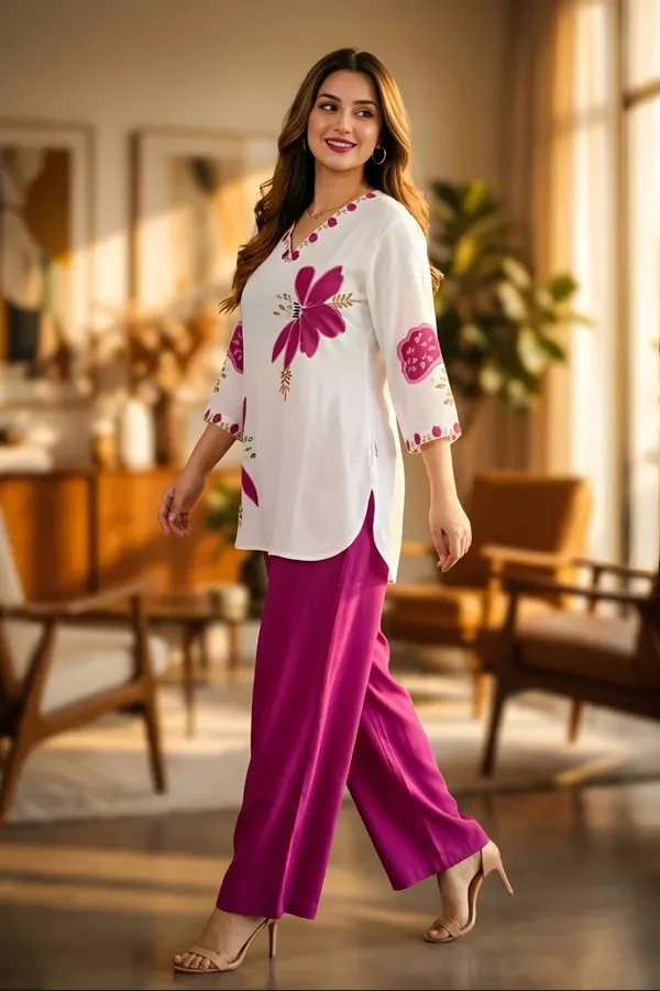 White_Floral_Print_Relaxed_Fit_Night_Suit_For_Women