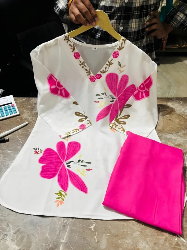 White_Floral_Print_Relaxed_Fit_Night_Suit_For_Women
