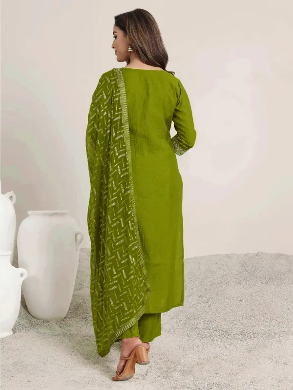 Green_Embroidered_Straight_Kurta_Set_For_Women