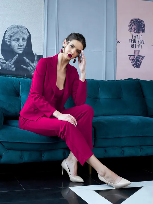 Magenta_Tailored_Fit_Pantsuit_Set_for_Women
