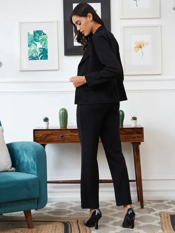 Black_Tailored_Blazer_And_Trousers_Set_For_Women