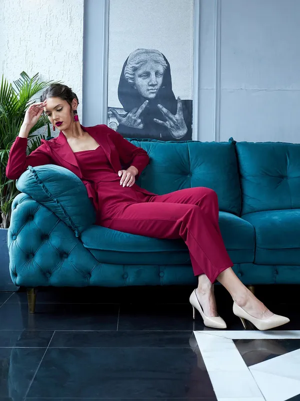 Magenta_Tailored_Fit_Pantsuit_Set_for_Women