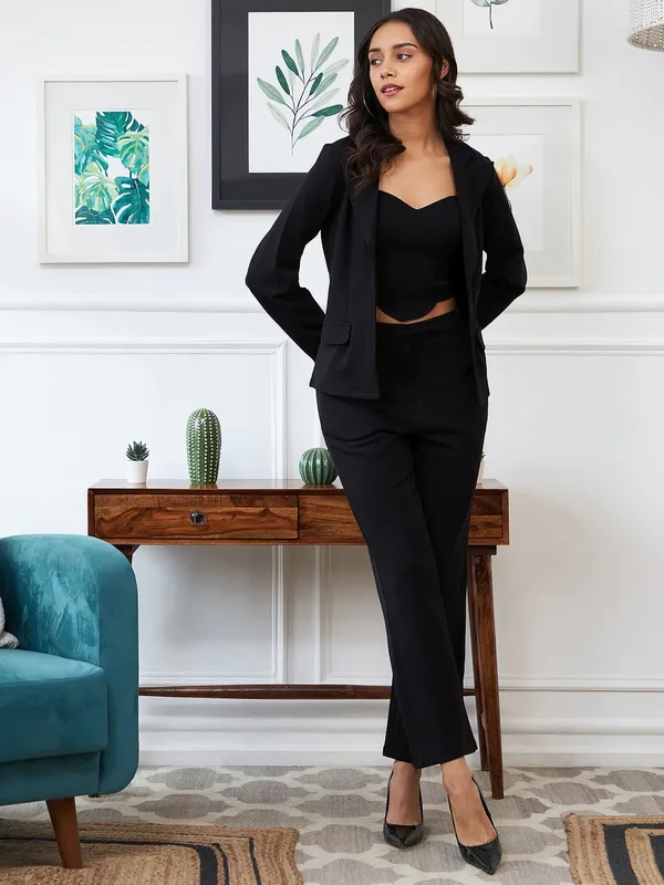 Black_Tailored_Blazer_And_Trousers_Set_For_Women