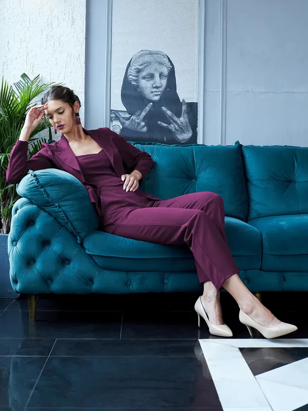 Burgundy_Tailored_Blazer_And_Trousers_Set_For_Women