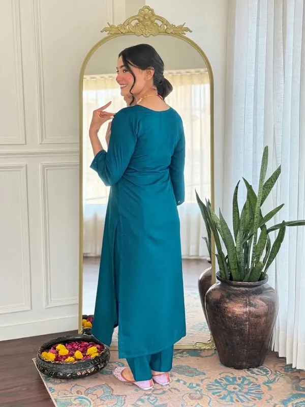 Teal_Embroidered_Straight_Kurta_Set_for_Women