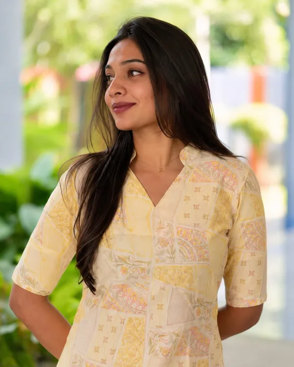 Cream_Printed_Straight_Kurta_Set_for_Women