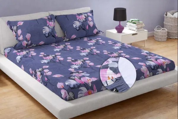 Superstorehub_Cotton_King_Fitted_(Elastic)_250_Tc_Floral_1_Bedsheet_With_2_Pillow_Covers_(Grey_Pink)