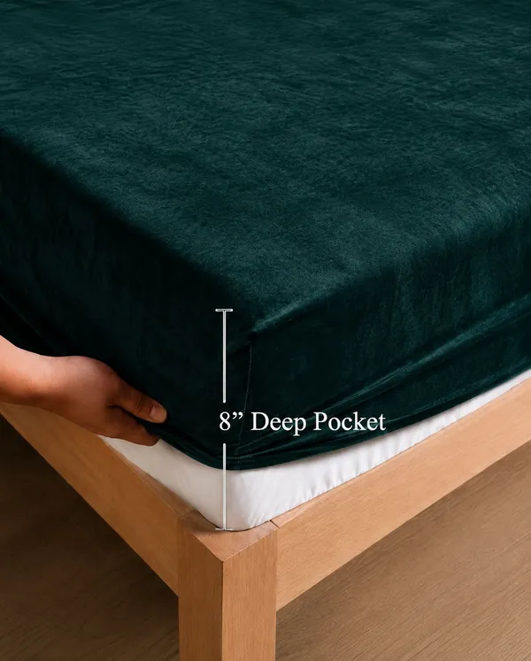 Royal_Looms_Velvet_King_Fitted_(Elastic)_320_Tc_Solid_1_Winter_Bedsheet_With_2_Pillow_Covers_(Green)