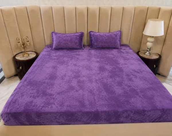 Royal_Looms_Velvet_King_Fitted_(Elastic)_320_Tc_Solid_1_Winter_Bedsheet_With_2_Pillow_Covers_(Purple)