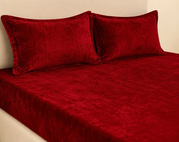Royal_Looms_Velvet_King_Fitted_(Elastic)_320_Tc_Solid_1_Winter_Bedsheet_With_2_Pillow_Covers_(Maroon)
