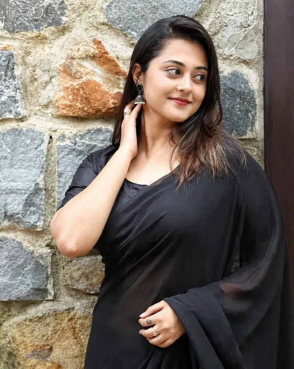 Black_Georgette_SAREE_For_WOMEN