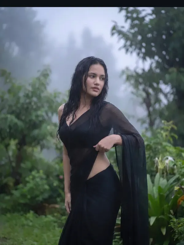 Black_Georgette_SAREE_For_WOMEN