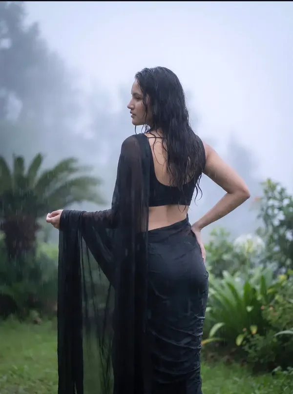 Black_Georgette_SAREE_For_WOMEN