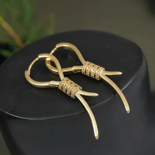 Enchanted_Vine_Korean_Gold_Stud_Earrings_Dainty_Cz_Vine_Drop