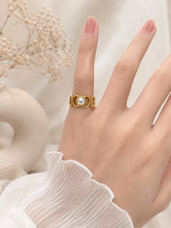 Pearl_Luxe_Gold_Ring_Adjustable_Statement_Ring