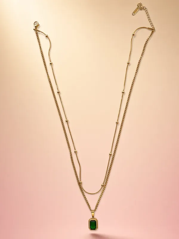 Emerald_Luxe_Layered_Pendant_Necklace