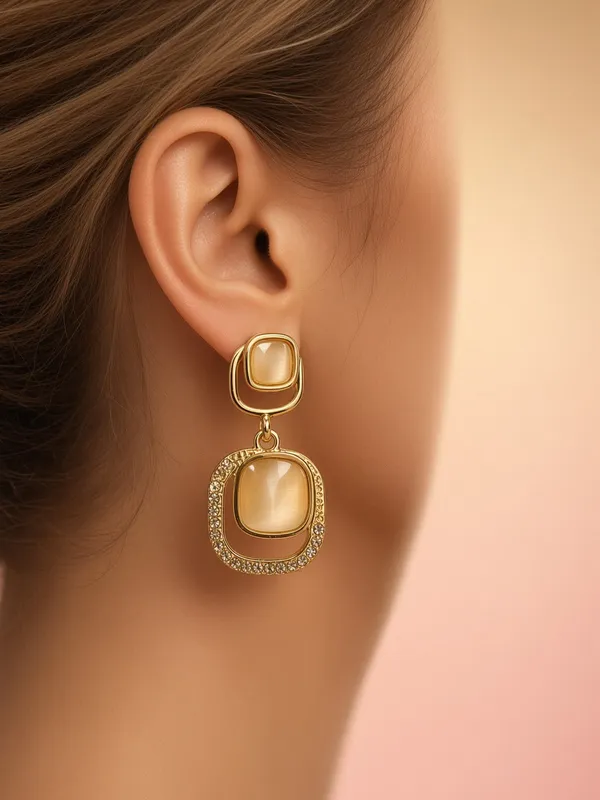 Golden_Glow_Crystal_Drop_Earrings