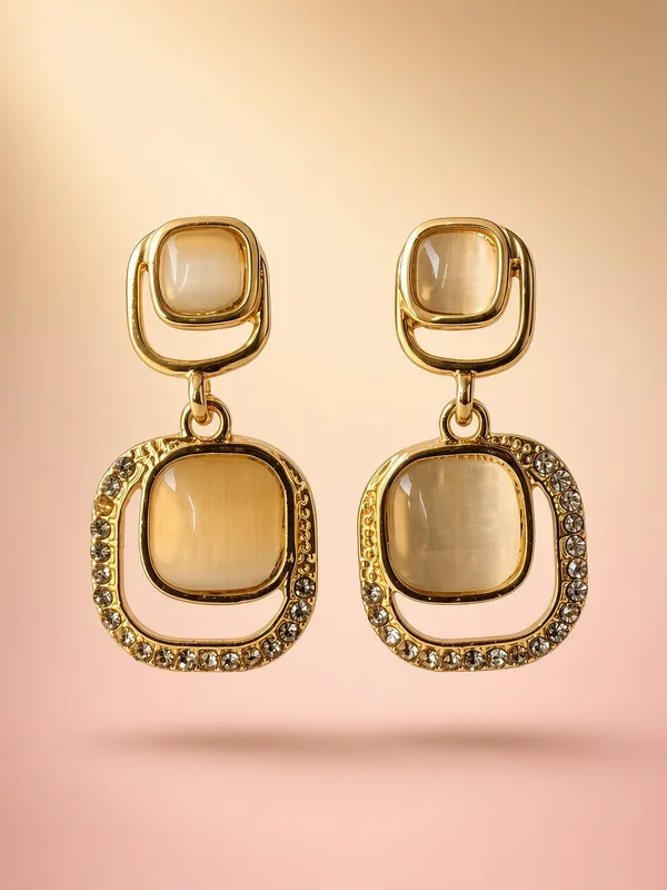 Golden_Glow_Crystal_Drop_Earrings