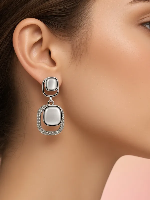 Silver_Glow_Crystal_Drop_Earrings