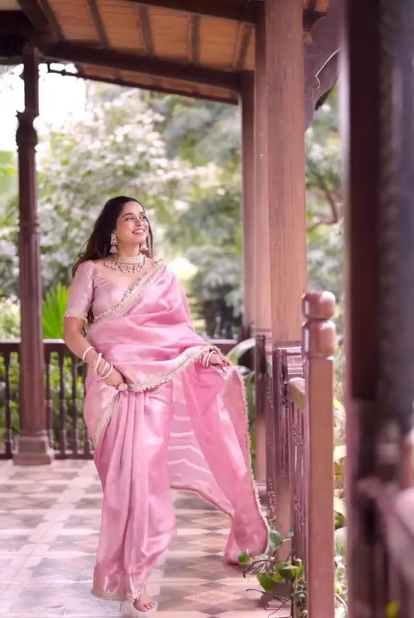 Banarasi_Silk_saree_with_maharani_lace