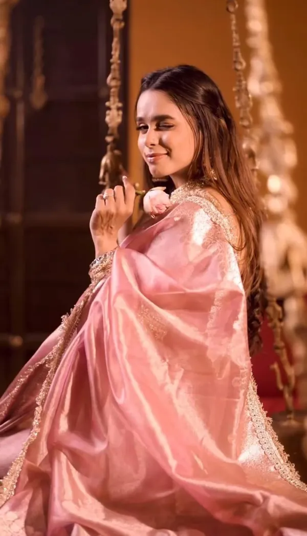 Banarasi_Silk_saree_with_maharani_lace