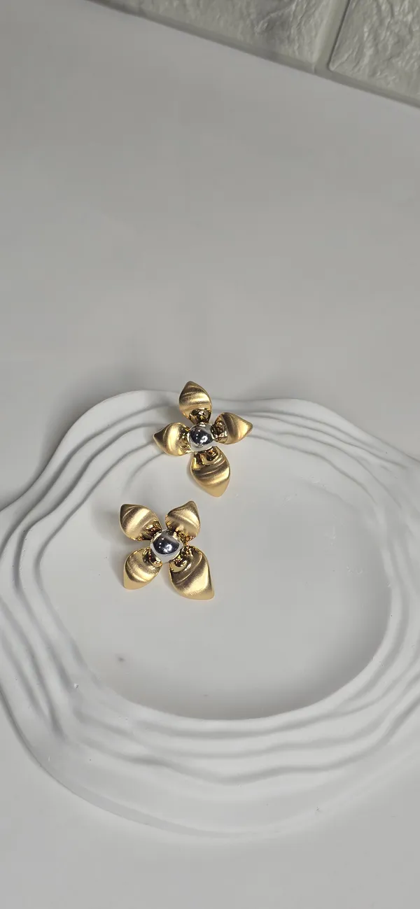The_Saaj-earring