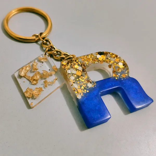 Resin_Alphabate_'Z'_Keychain
(Blue_And_Gold_Flake+Golden_Ring)