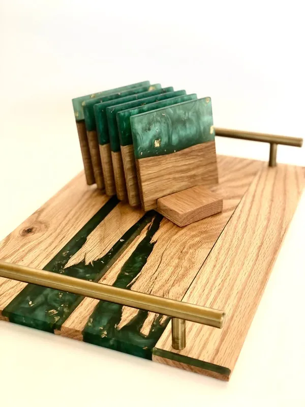Resin_Serving_Tray+_4_Coaster_Set
(Wood_&_Metallic_Green_Colour)