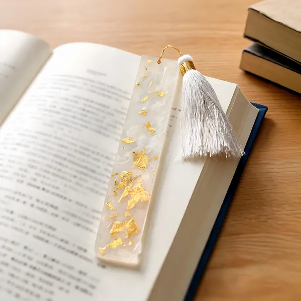 Resin_Bookmark
(White+_Gold_Flake+_White_Tassel)