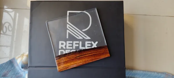 Transparent_Resin_Coasters_Set_Of_4
(Transparent_Resin+Wood)
Finish-_Matte/Glossy