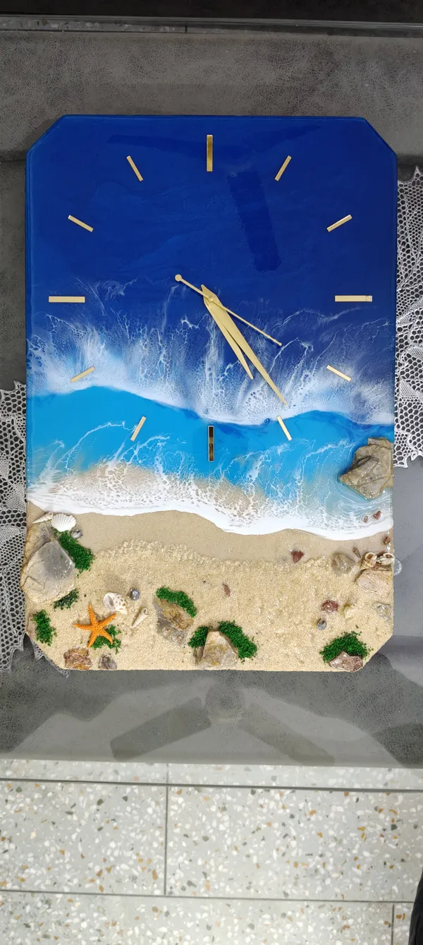 Resin_Coastal_Beach_Scene_Wall_Clock