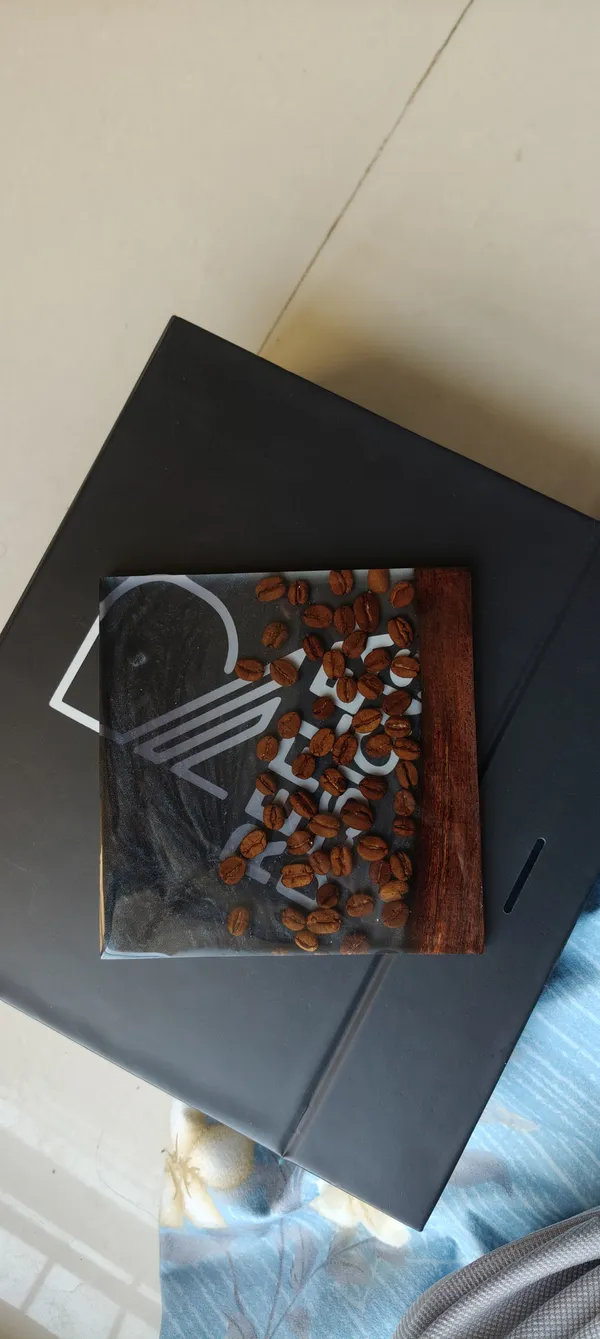 Coffee_Bean_Resin_Coaster
(Metallic_Black_Resin+Coffee_Bean+Wood)
Finish-_Glossy