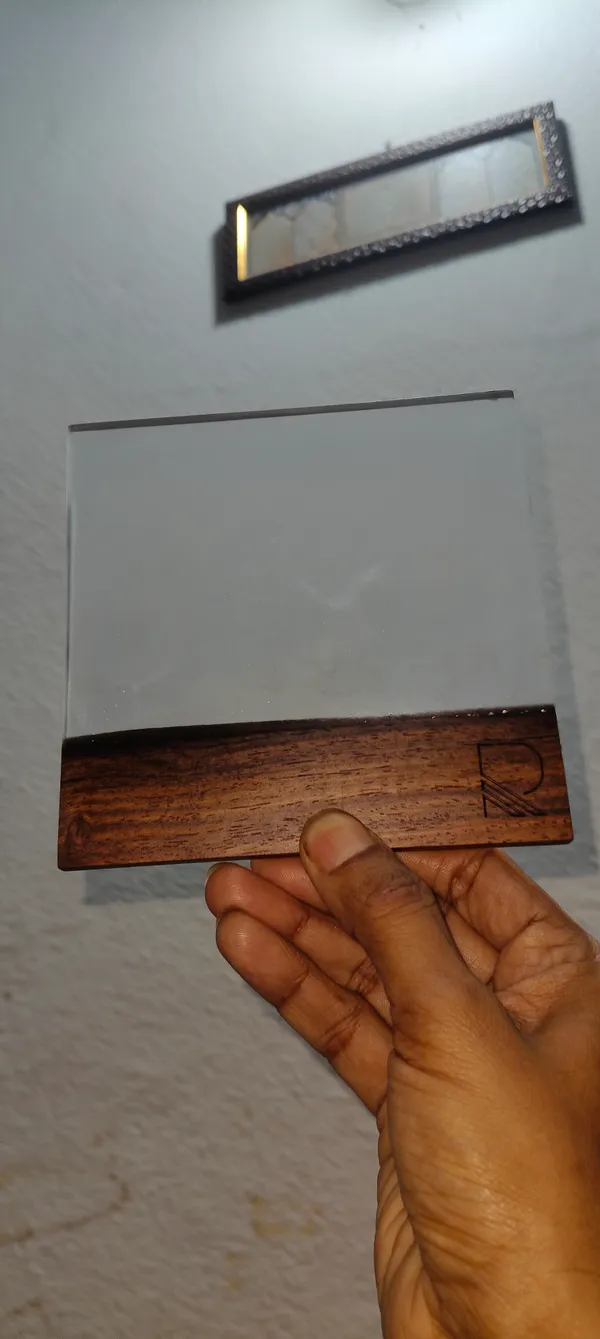 Transparent_Resin_Coasters_Set_Of_4
(Transparent_Resin+Wood)
Finish-_Matte/Glossy