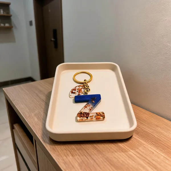 Resin_Alphabate_'Z'_Keychain
(Blue_And_Gold_Flake+Golden_Ring)