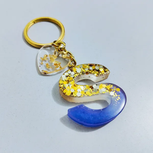 Resin_Alphabate_'Z'_Keychain
(Blue_And_Gold_Flake+Golden_Ring)
