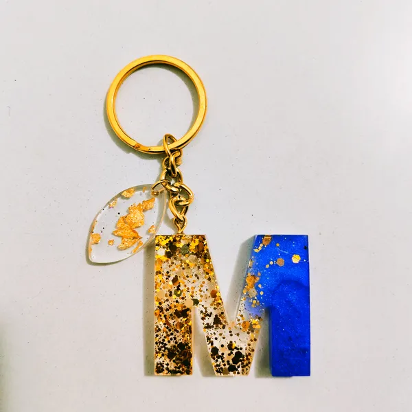 Resin_Alphabate_'Z'_Keychain
(Blue_And_Gold_Flake+Golden_Ring)