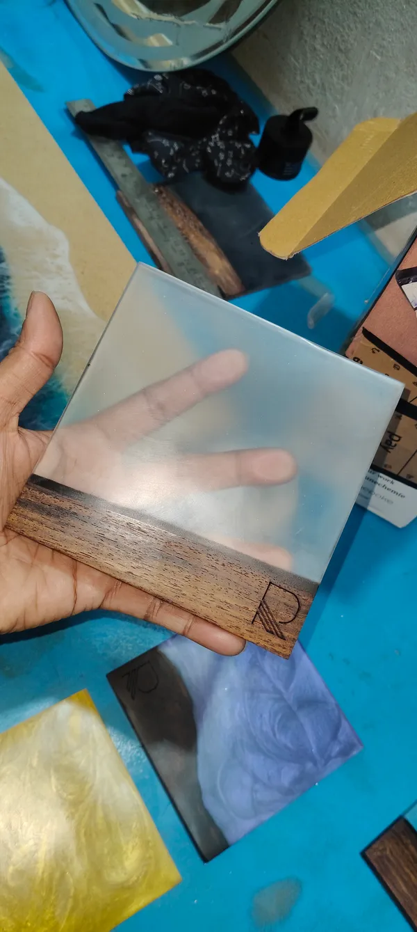 Transparent_Resin_Coasters_Set_Of_4
(Transparent_Resin+Wood)
Finish-_Matte/Glossy