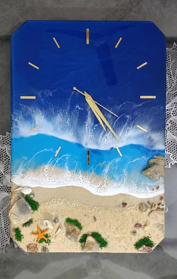 Resin_Coastal_Beach_Scene_Wall_Clock