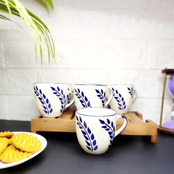 Tea_Cup_With_Leaf_Design