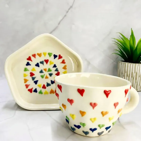 Heart_Design_Cup_With_Saucer