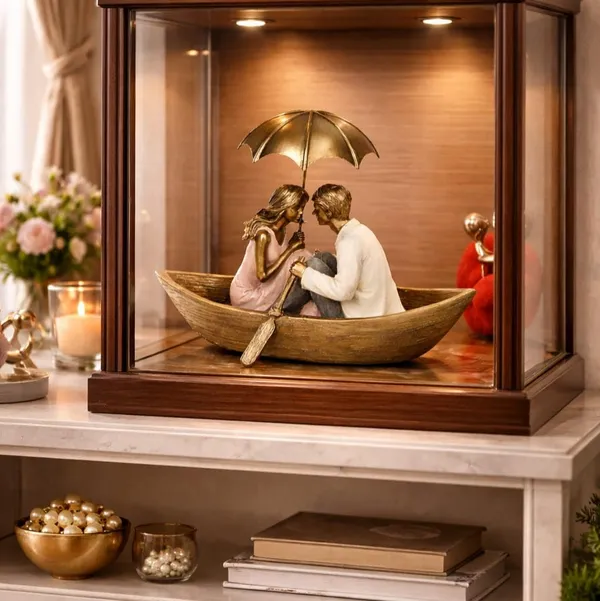 Couple_Figurine_Showpiece