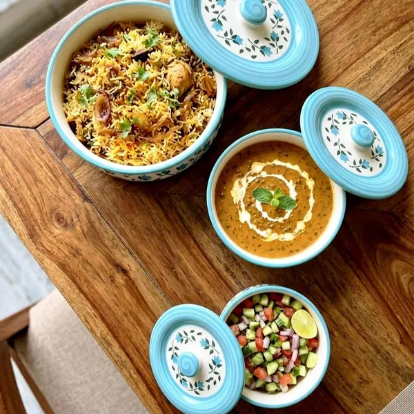 Ceramic_Serving_Bowl_With_Lid