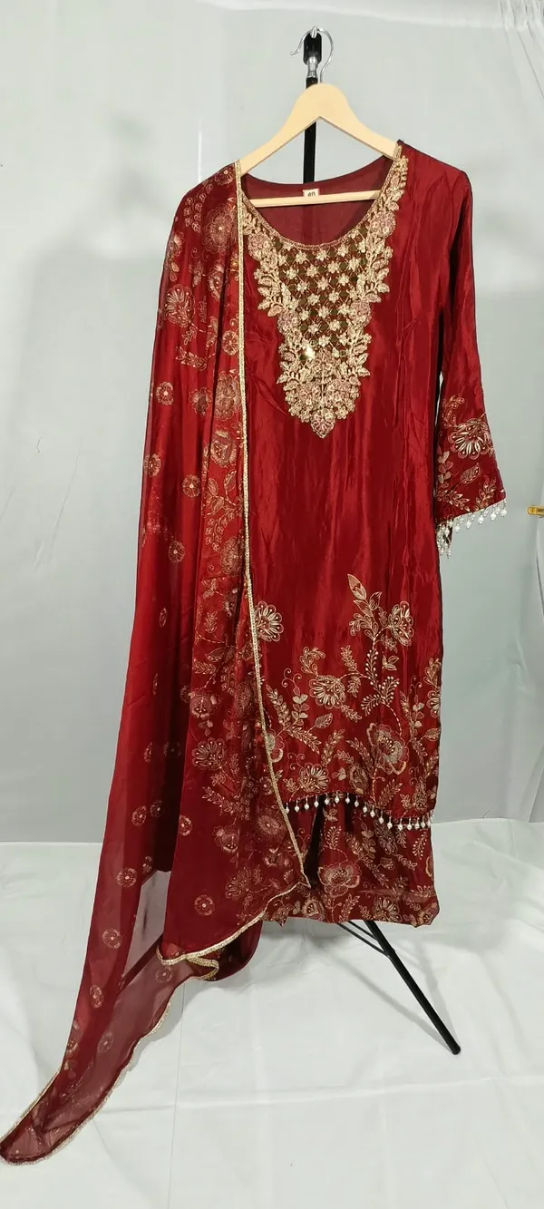 Red_Embroidered_Kurta_Set_for_Women